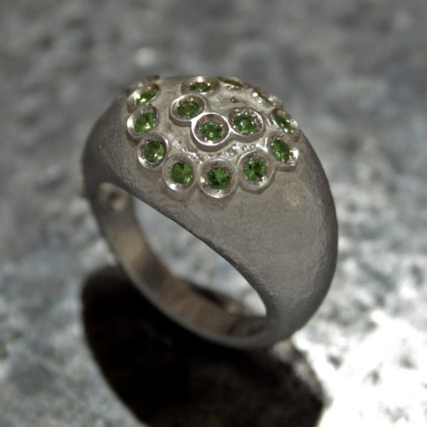 Silver ring with tsavorite - Image 3