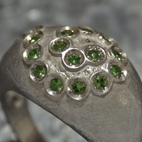 Silver ring with tsavorite - Image 4