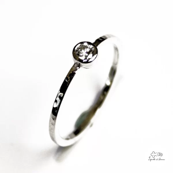 White gold ring with diamond - Image 2