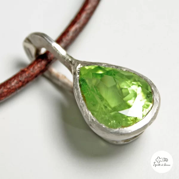 Silver pendant with peridot - Image 3